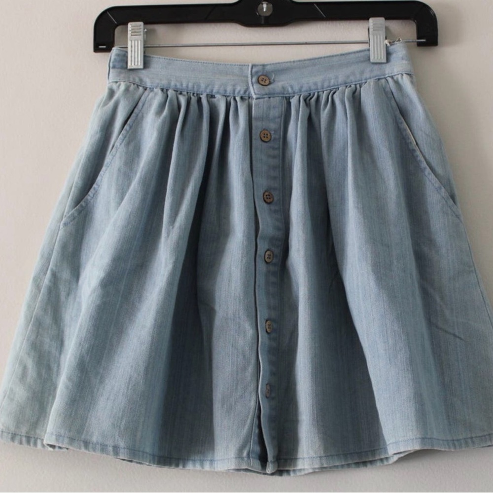Rylee + Cru Light Blue Button-Front Denim Skirt unworn size Small